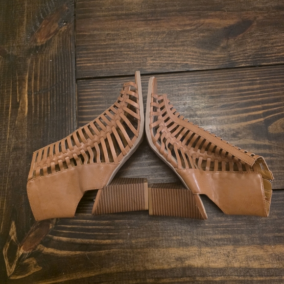 Brown Strappy Heals - Picture 2 of 6